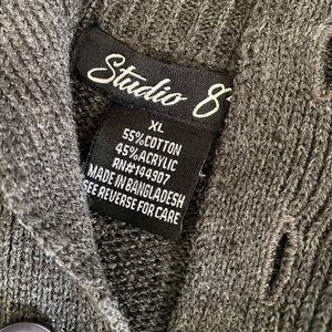 XL Studio 84 Men’s cable style sweater